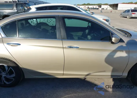 2017 Honda Accord Lx z USA, uszkodzony, nr VIN 1HGCR2F30HA139374